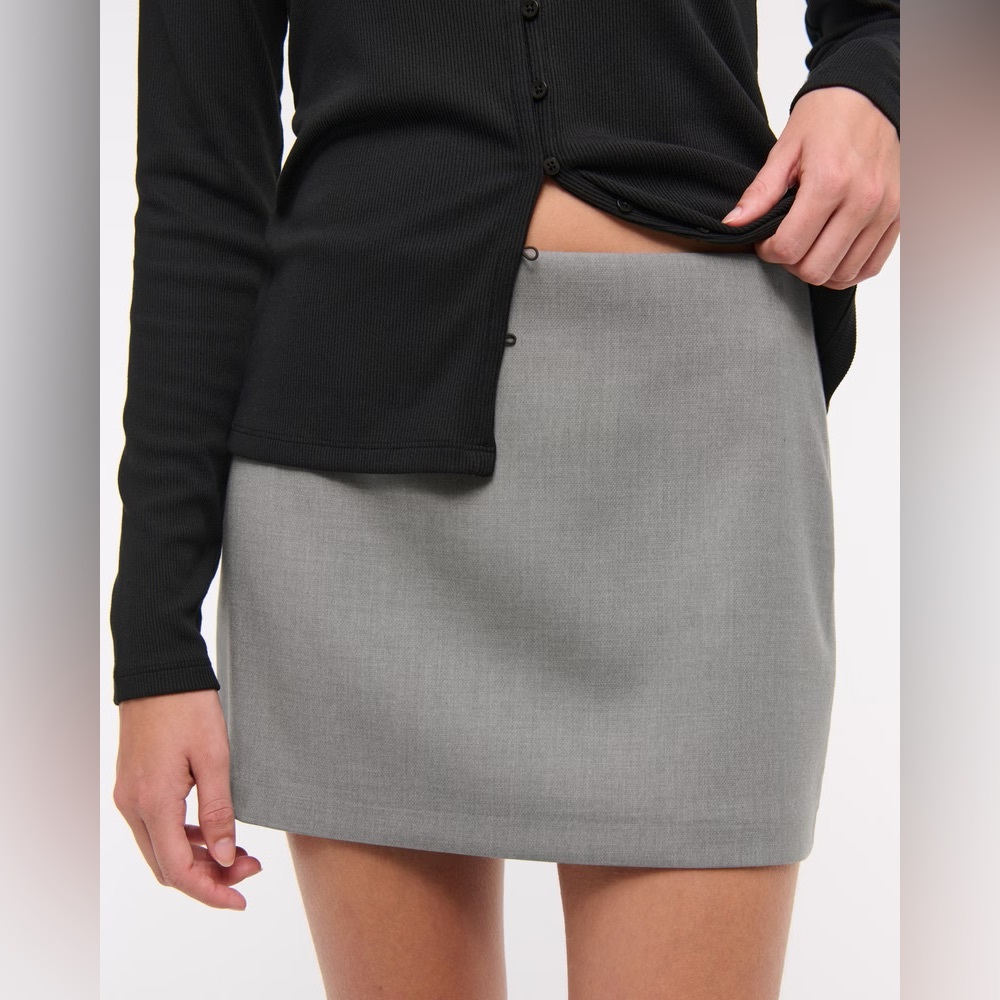 NWT Abercrombie & Fitch The A&F Scarlett Mid Rise Mini Skort sz xxS